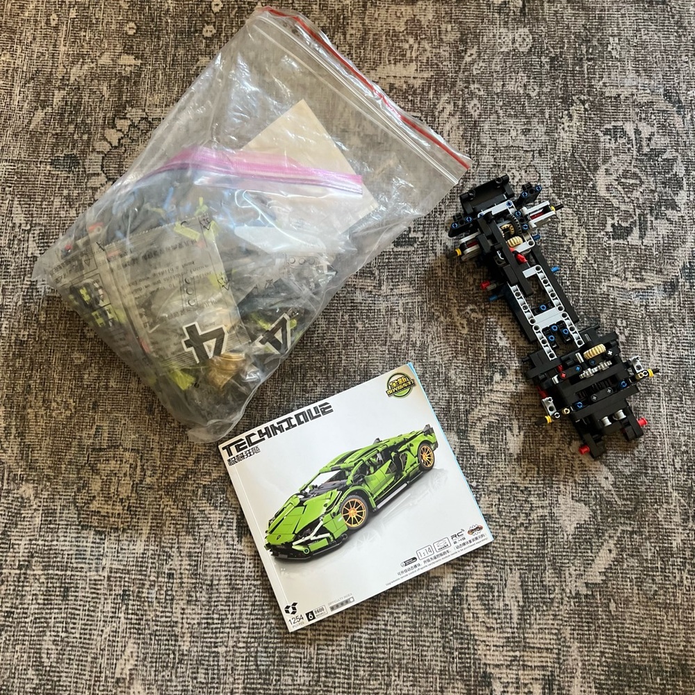 building block set of a Lamborghini Sián FKP 37